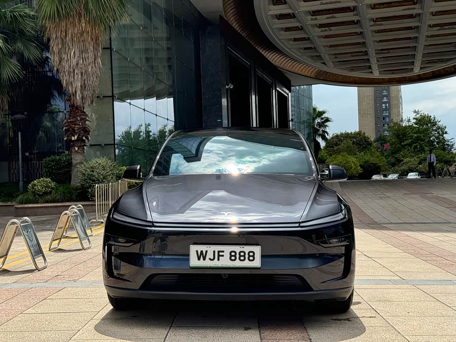Model Y L 2025 Long Range All-Wheel Drive Version - zdjęcie 2
