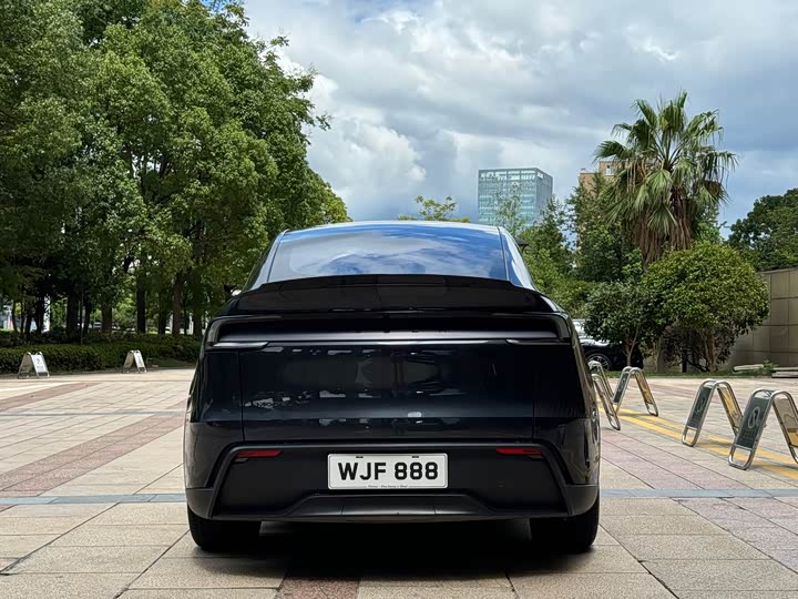 Model Y L 2025 Long Range All-Wheel Drive Version - zdjęcie 16