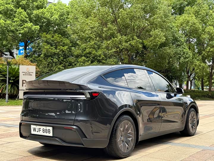 Model Y L 2025 Long Range All-Wheel Drive Version - zdjęcie 17