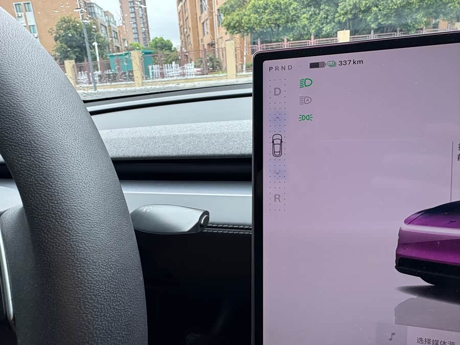Model Y L 2025 Long Range All-Wheel Drive Version - zdjęcie 18