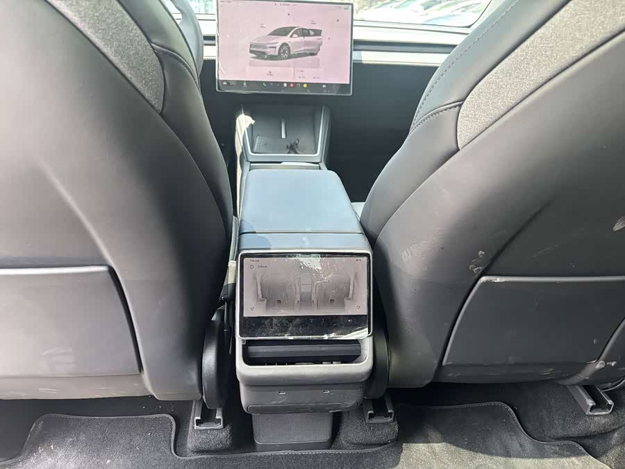 Model Y L 2025 Long Range All-Wheel Drive Version - zdjęcie 5