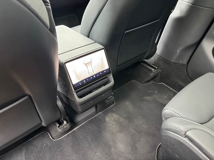 Model Y L 2025 Long Range All-Wheel Drive Version - zdjęcie 6