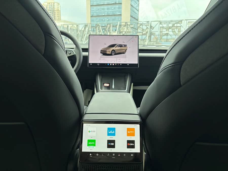 Model Y L 2025 Long Range All-Wheel Drive Version - zdjęcie 8