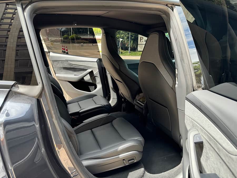 Model Y L 2025 Long Range All-Wheel Drive Version - zdjęcie 9