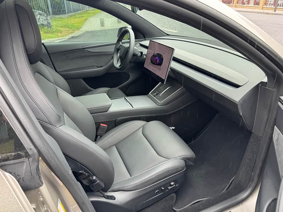 Model Y L 2025 Long Range All-Wheel Drive Version - zdjęcie 10