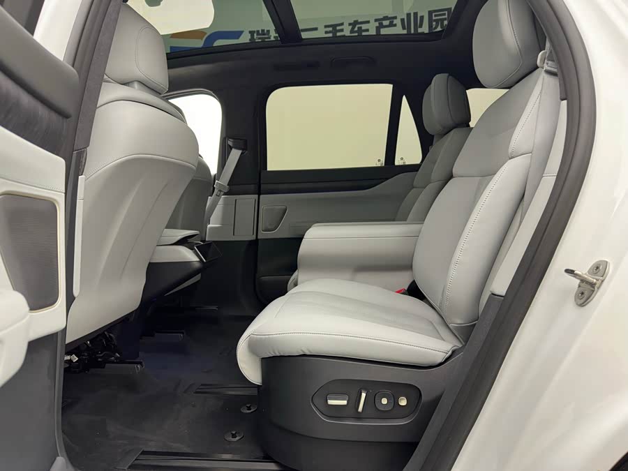 NIO ES8 2023 75kWh - zdjęcie 8