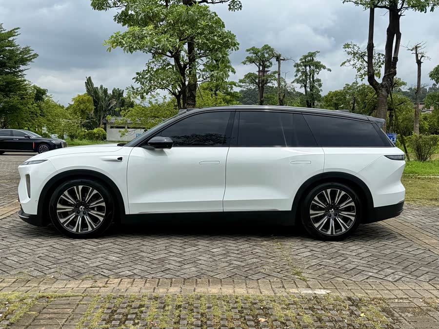 NIO ES8 2024 75kWh Executive Edition - zdjęcie 14