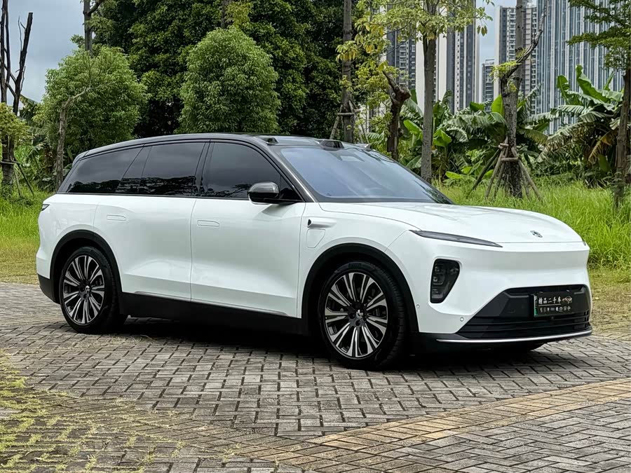 NIO ES8 2024 75kWh Executive Edition - zdjęcie 3