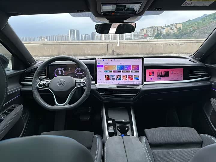 Passat 2025 Pro 380TSI Starry Dragon Edition - zdjęcie 14