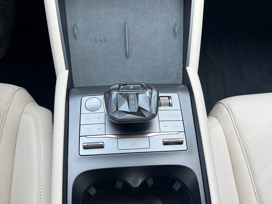 Qin L 2024 DM-i 120KM Excellence - zdjęcie 15