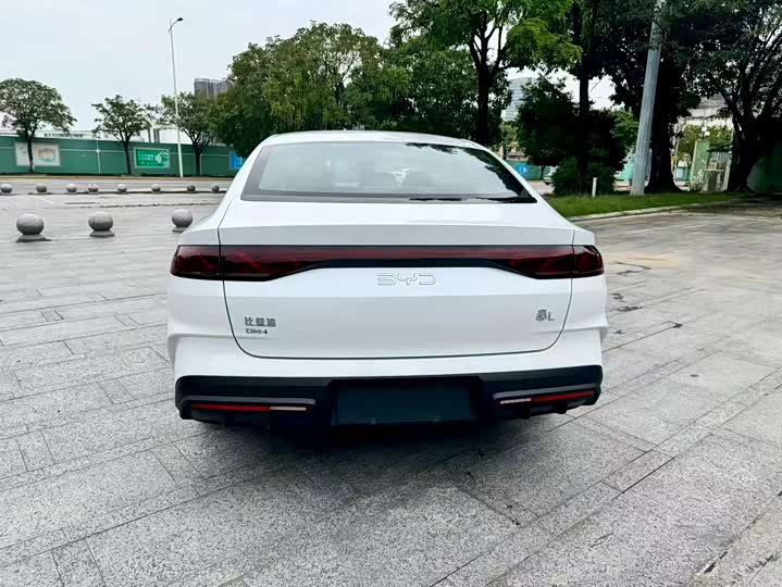 Qin L 2024 DM-i 80KM Super - zdjęcie 17