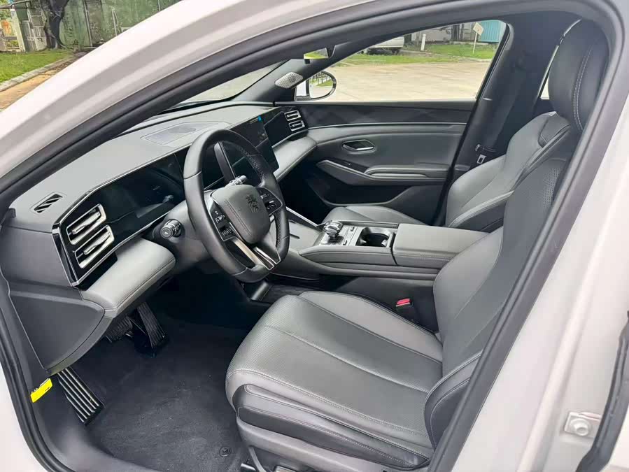 Qin L 2024 DM-i 80KM Super - zdjęcie 4