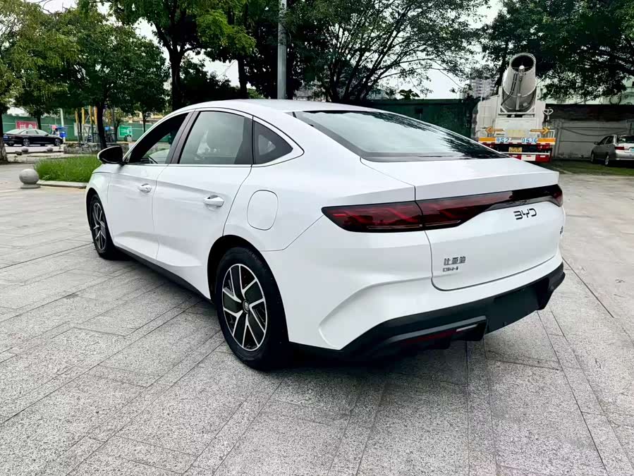 Qin L 2024 DM-i 80KM Super - zdjęcie 9