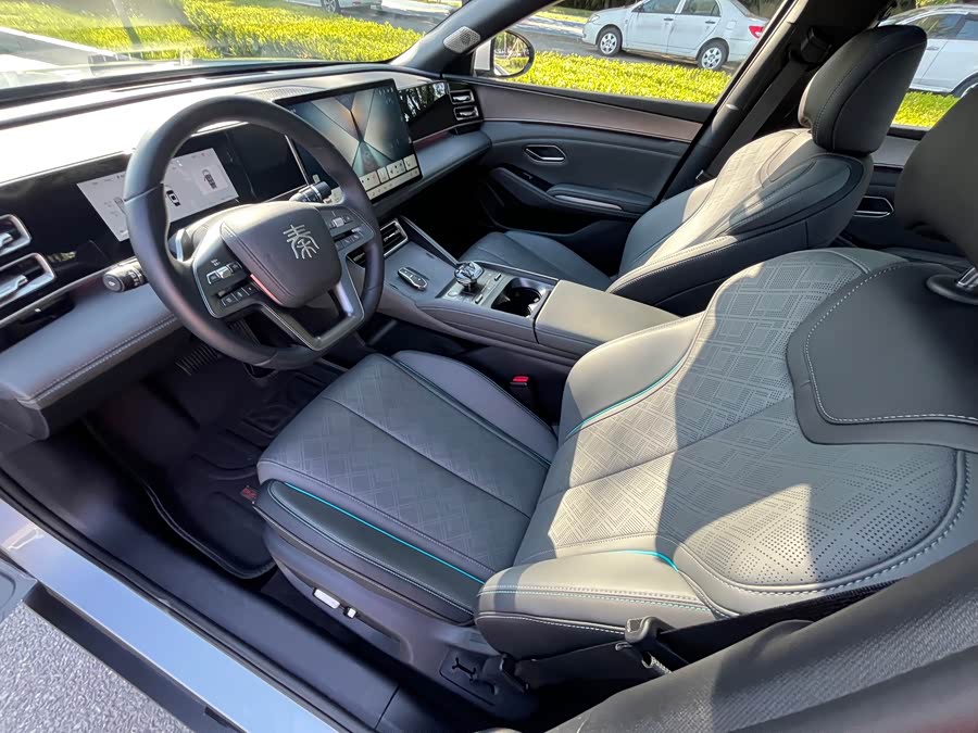 Qin L 2025 DM-i Intelligent Driving 120KM Excellence - zdjęcie 13