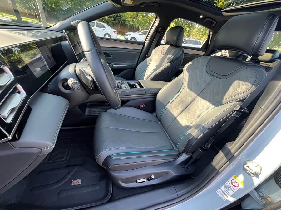 Qin L 2025 DM-i Intelligent Driving 120KM Excellence - zdjęcie 14