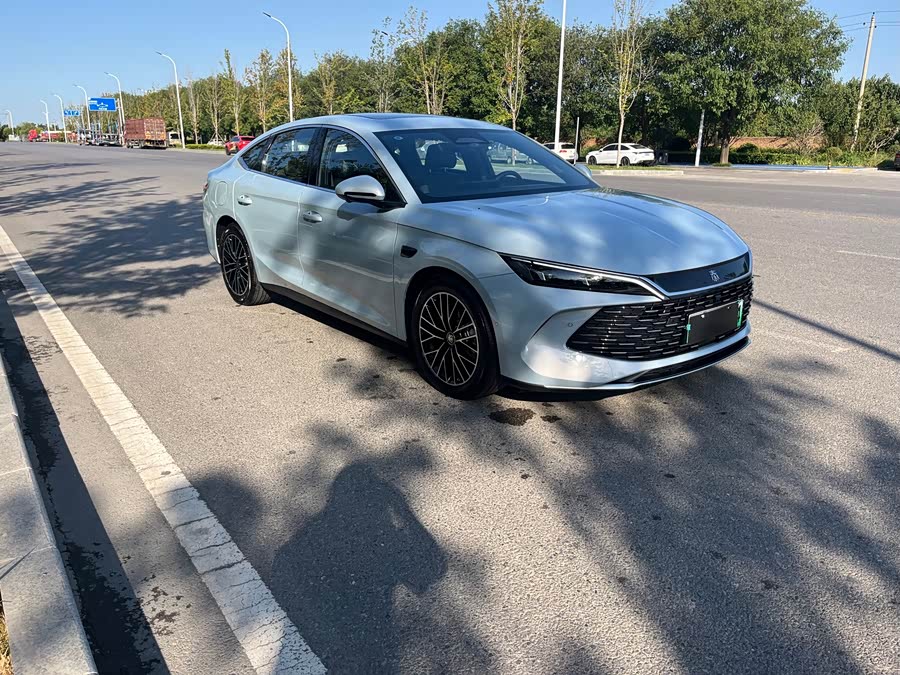 Qin L 2025 DM-i Intelligent Driving 120KM Excellence - zdjęcie 3
