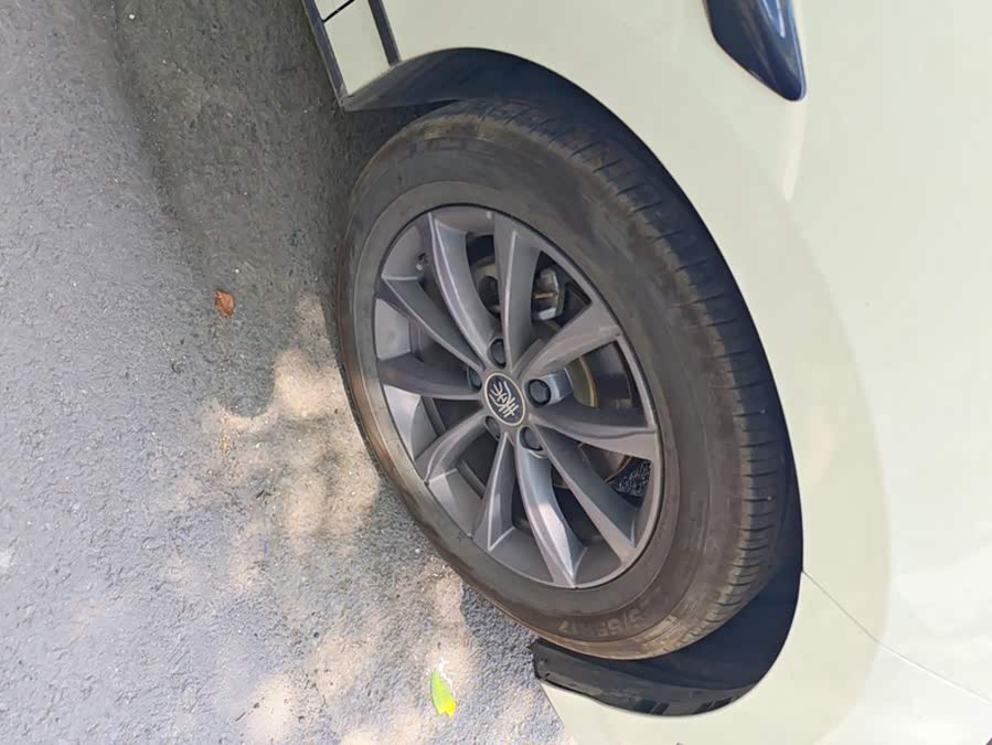 Qin L 2025 EV 470KM Leading - zdjęcie 6