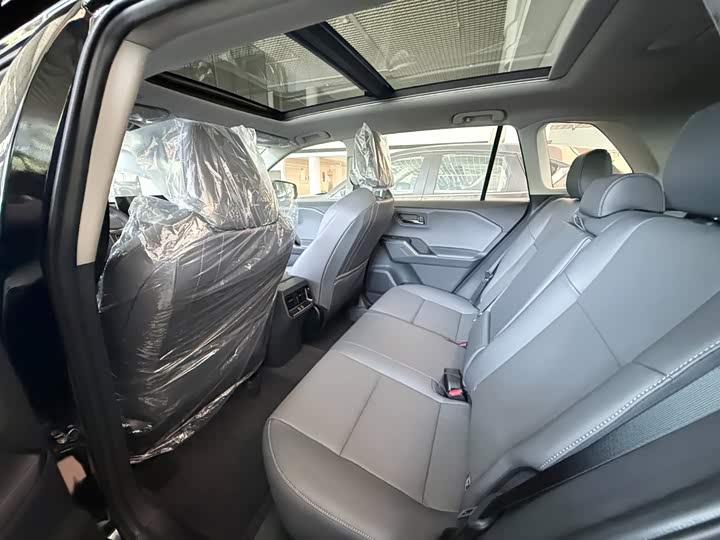 RAV4 2026 2.0L 4WD Luxury - zdjęcie 15