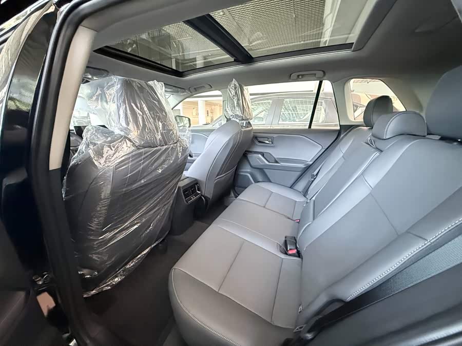 RAV4 2026 2.0L 4WD Luxury - zdjęcie 7