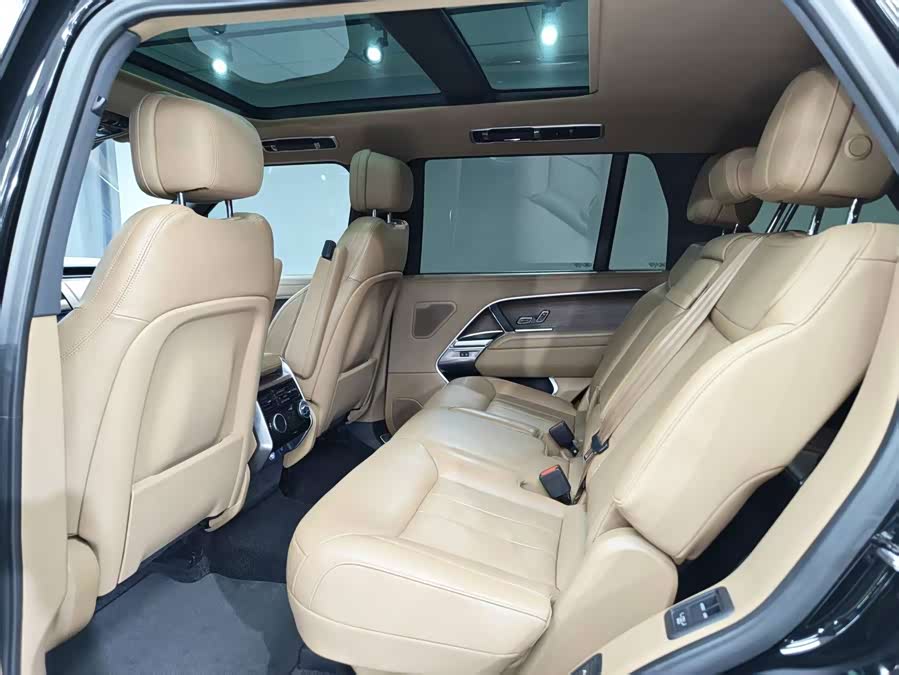 Range Rover 2024 3.0 L6 400PS Long Wheelbase Seven-Seater - zdjęcie 5