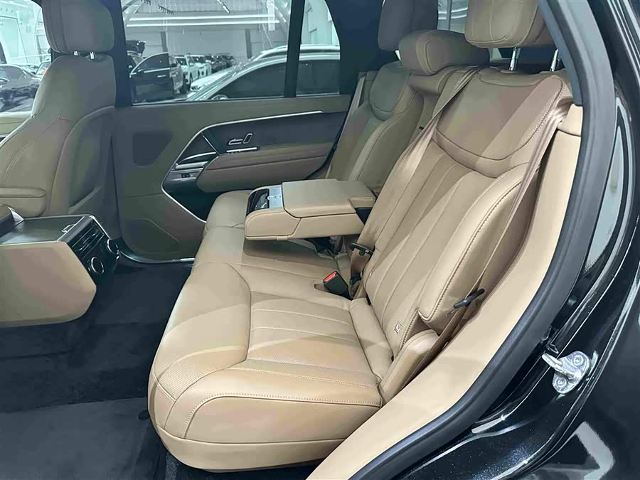 Range Rover 2025 3.0 L6 400PS Long Wheelbase - zdjęcie 11