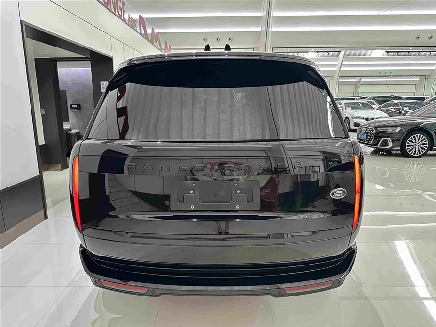 Range Rover 2025 3.0 L6 400PS Long Wheelbase - zdjęcie 16