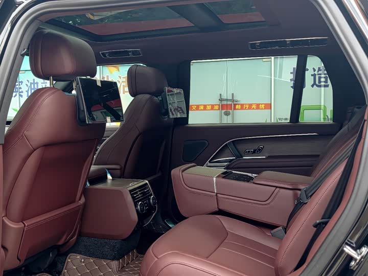 Range Rover 2025 3.0 L6 400PS Long Wheelbase - zdjęcie 17