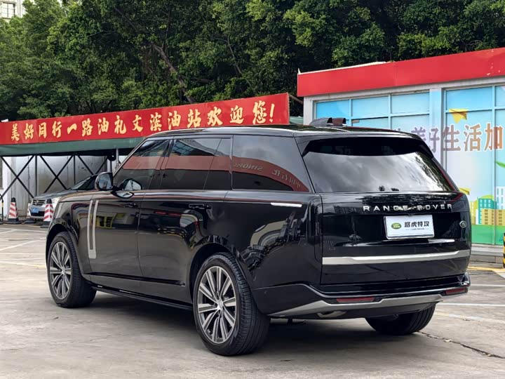 Range Rover 2025 3.0 L6 400PS Long Wheelbase - zdjęcie 18