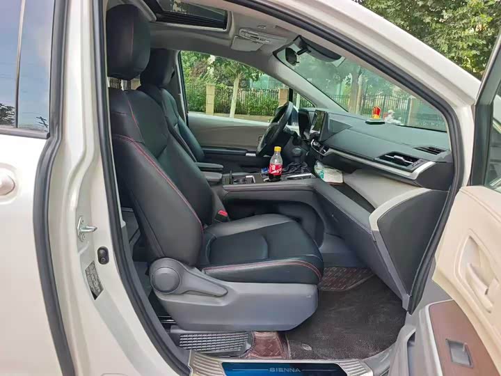 Sienna 2026 2.5L Hybrid 2WD Comfort - zdjęcie 13