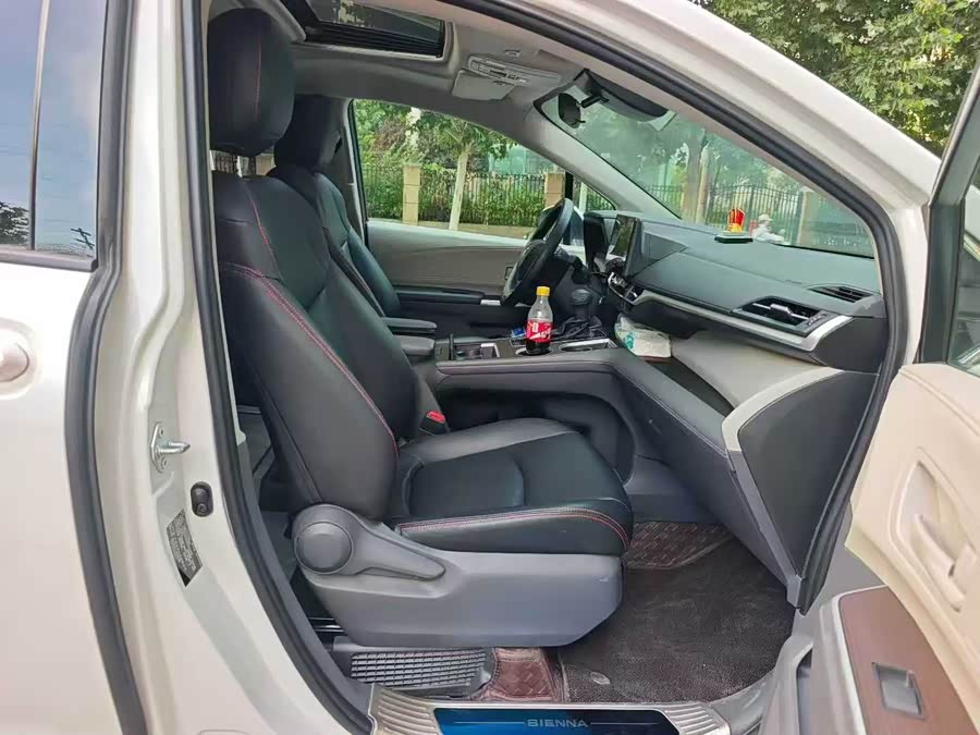 Sienna 2026 2.5L Hybrid 2WD Comfort - zdjęcie 4