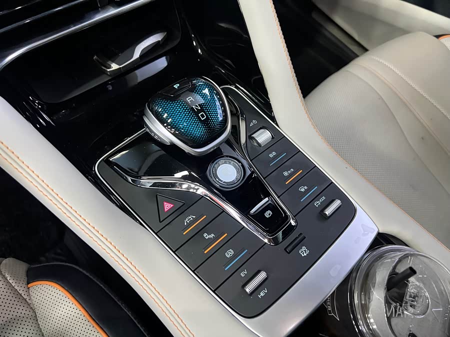 Song PLUS New Energy 2021 DM-i 110KM Flagship PLUS - zdjęcie 13