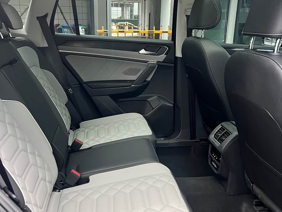 Tayron 2023 280TSI 2WD Luxury Plus Advanced - zdjęcie 13