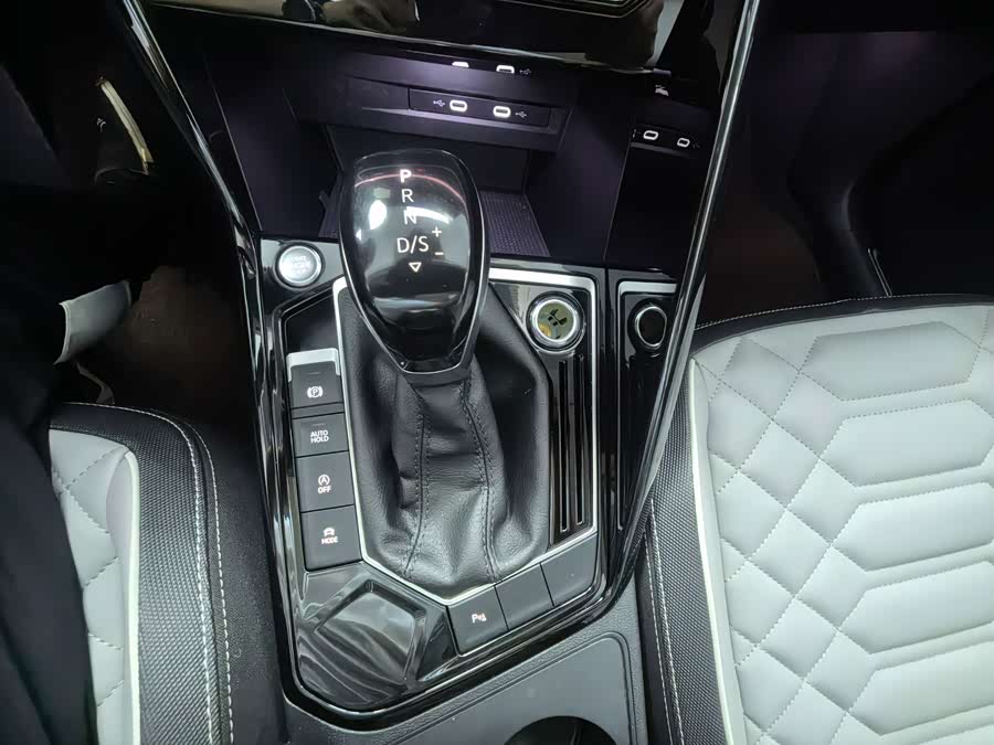 Tayron 2023 280TSI 2WD Luxury Plus Advanced - zdjęcie 13