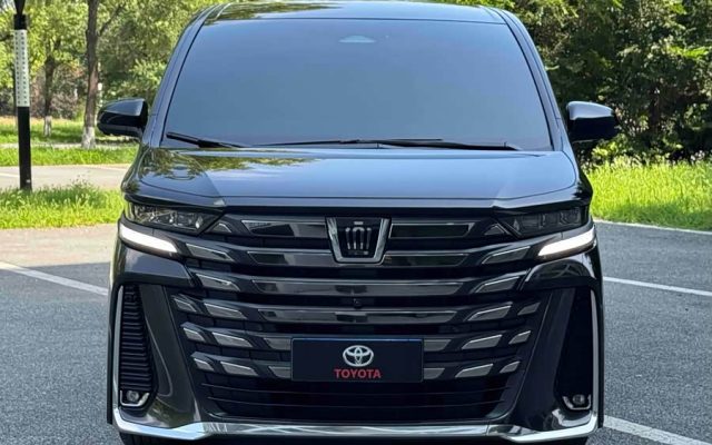 Toyota Crown Dual Engine 2.5L Supreme Executive