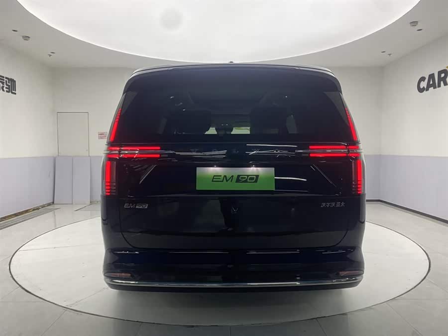 Volvo EM90 2025 Ultra 6-Seater - zdjęcie 6