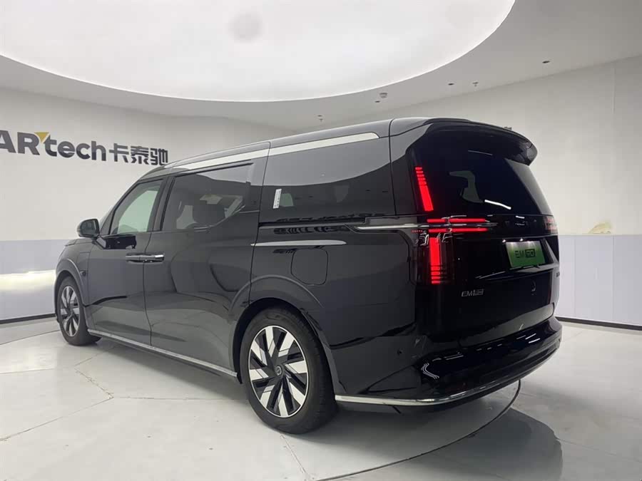 Volvo EM90 2025 Ultra 6-Seater - zdjęcie 7
