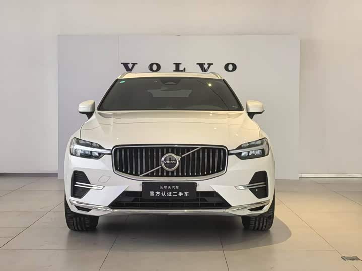 Volvo XC60 2025 B5 4WD Intelligent Luxury - zdjęcie 19