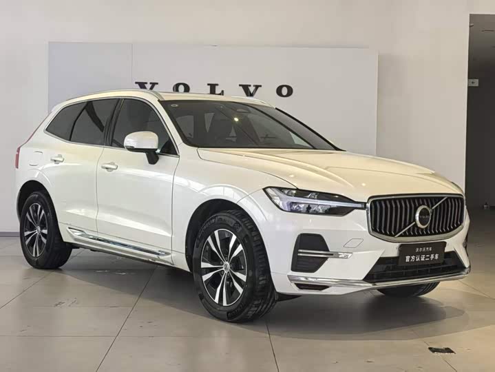 Volvo XC60 2025 B5 4WD Intelligent Luxury - zdjęcie 20
