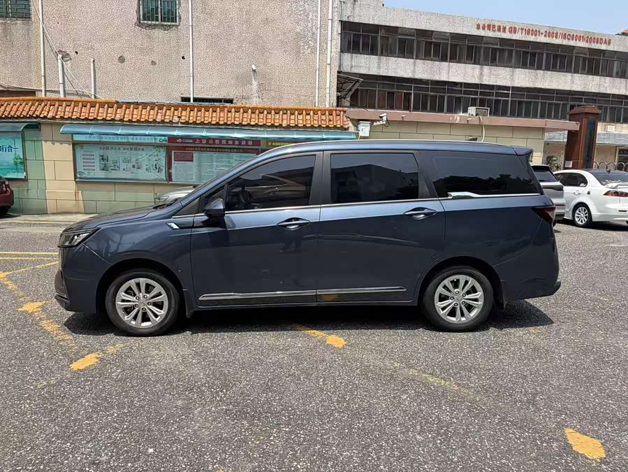 Wuling Jiachen 2022 1.5T CVT Premium Flagship - zdjęcie 8