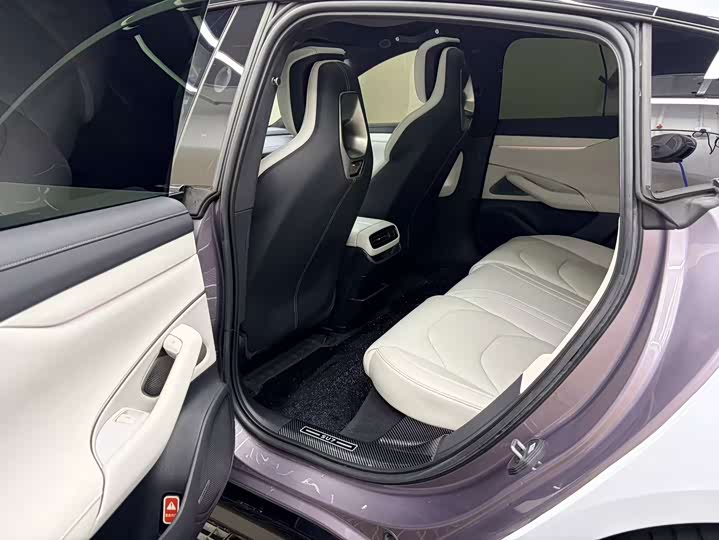 Xiaomi SU7 2024 4WD Ultra Long Range High-End Intelligent Driving Max - zdjęcie 16
