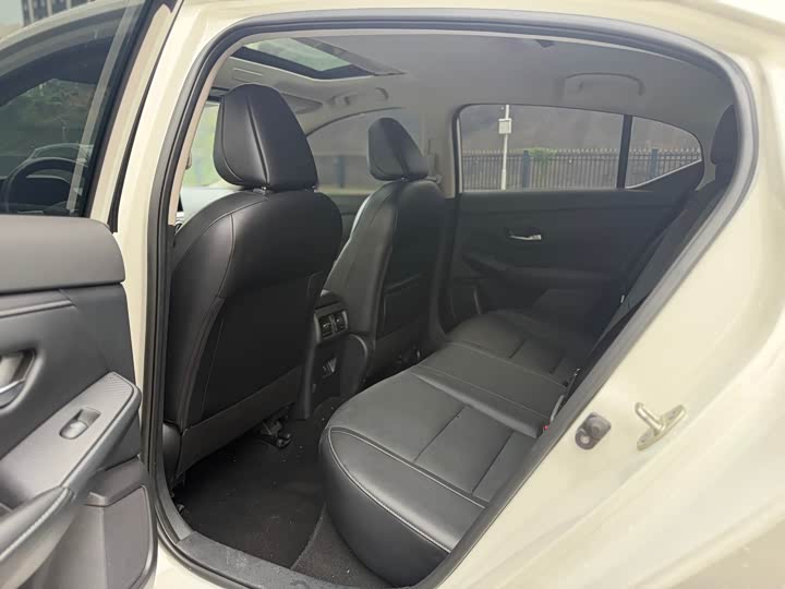 Xuan Yi 2023 1.6L CVT Enjoy Edition - zdjęcie 14