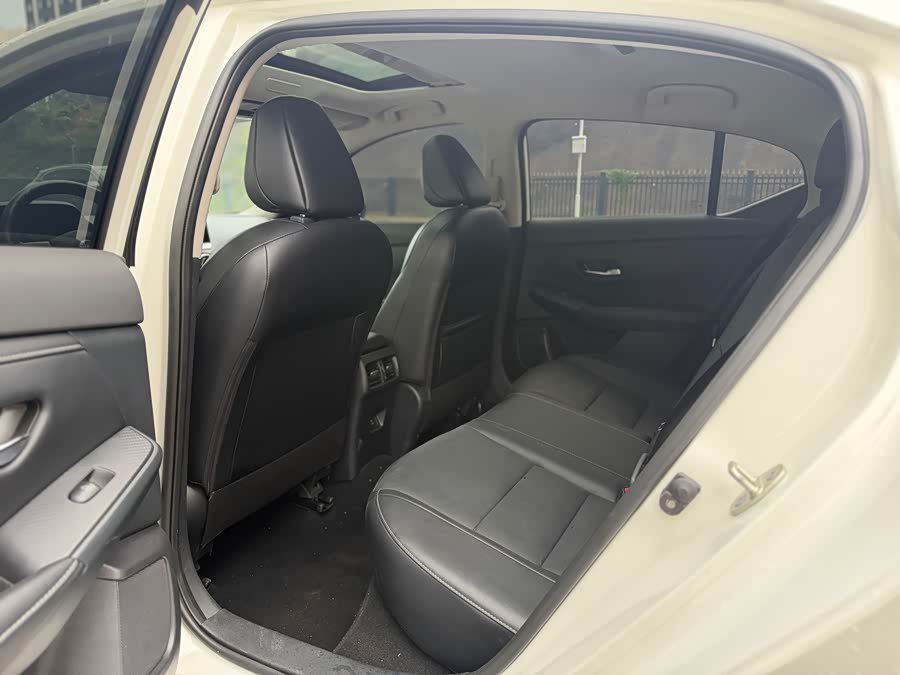 Xuan Yi 2023 1.6L CVT Enjoy Edition - zdjęcie 5