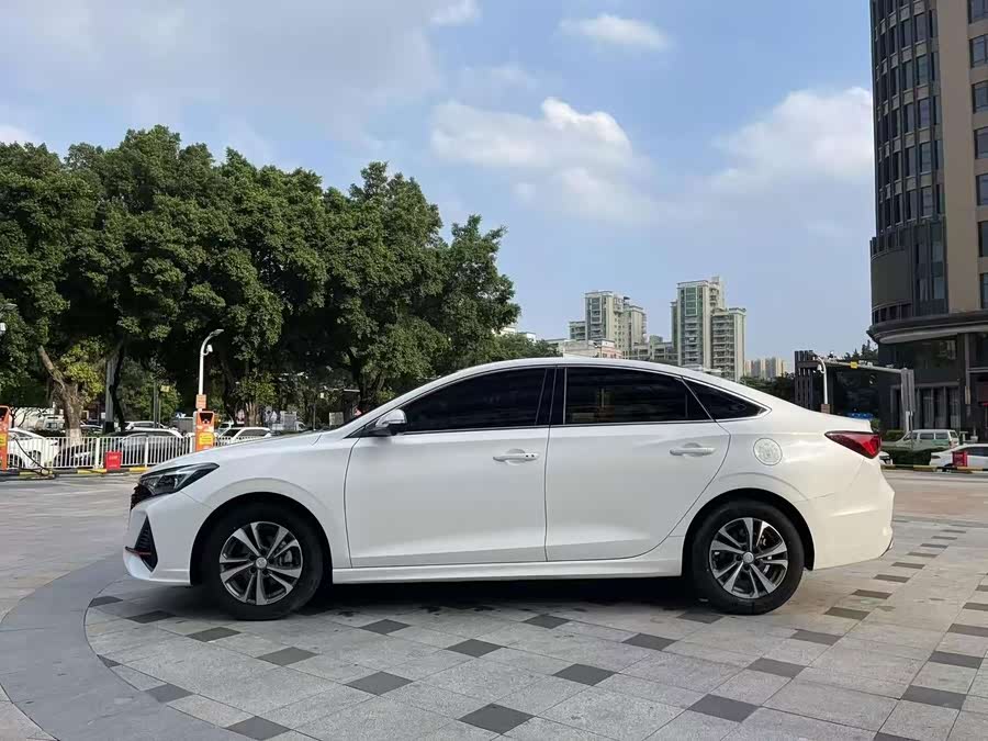 Yidong 2023 Enjoy Version PLUS Blue Whale NE 1.4T GDI DCT Premium - zdjęcie 11