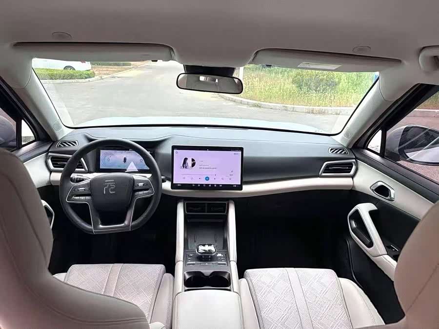 Yuan UP 2024 401KM Vitality Edition - zdjęcie 5