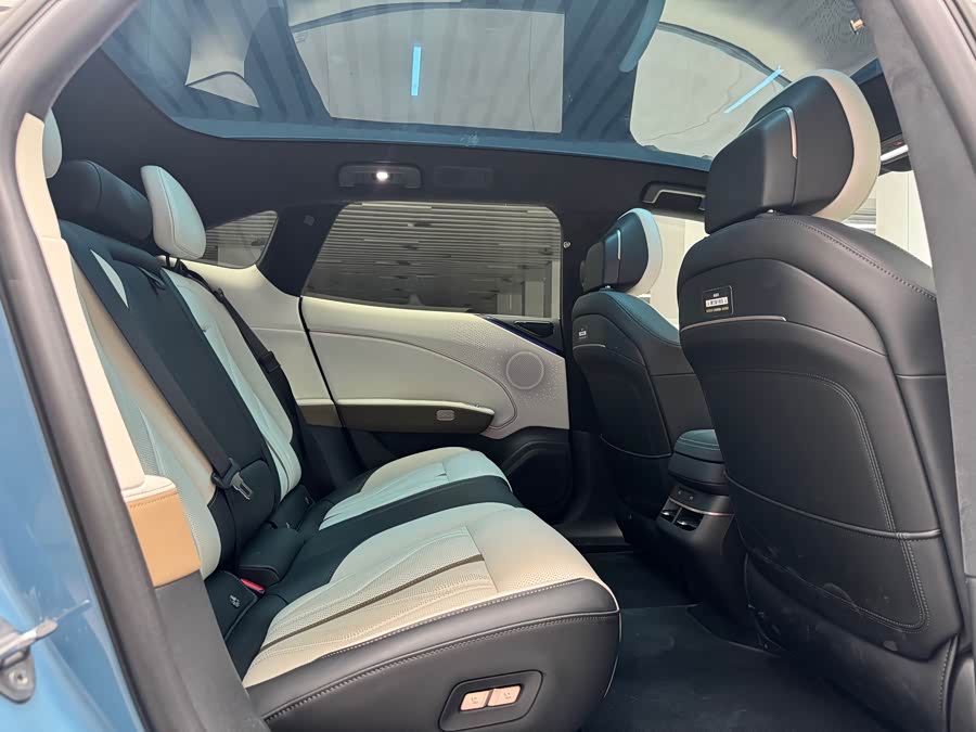 Zeekr 007GT 2025 Four-Wheel Drive Intelligent Driving Version 75kWh - zdjęcie 20