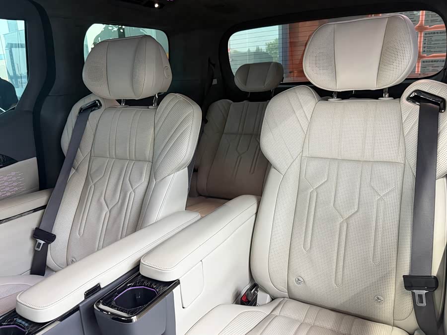 Zeekr 009 2024 6-Seater Executive 4WD 108kWh - zdjęcie 4
