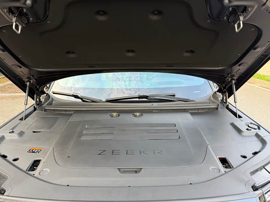 Zeekr 9X 2025曜黑版 70kWh 6-seater - zdjęcie 8