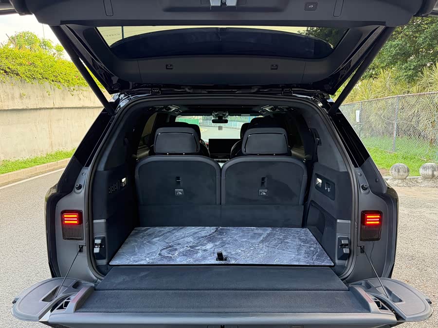 Zeekr 9X 2025曜黑版 70kWh 6-seater - zdjęcie 10