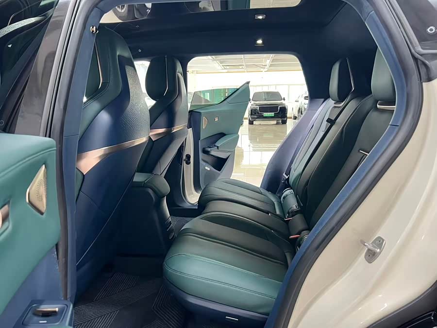 Zeekr X 2023 4WD YOU Edition 4 Seats - zdjęcie 5
