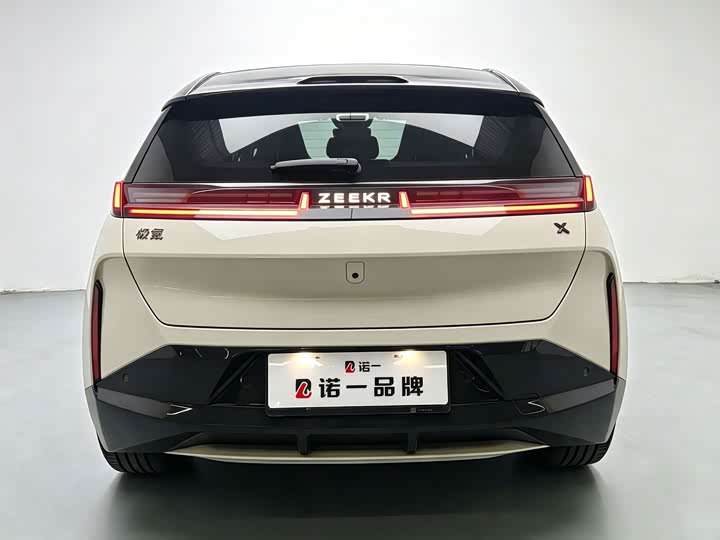 Zeekr X 2024 5-Seater 4WD - zdjęcie 15